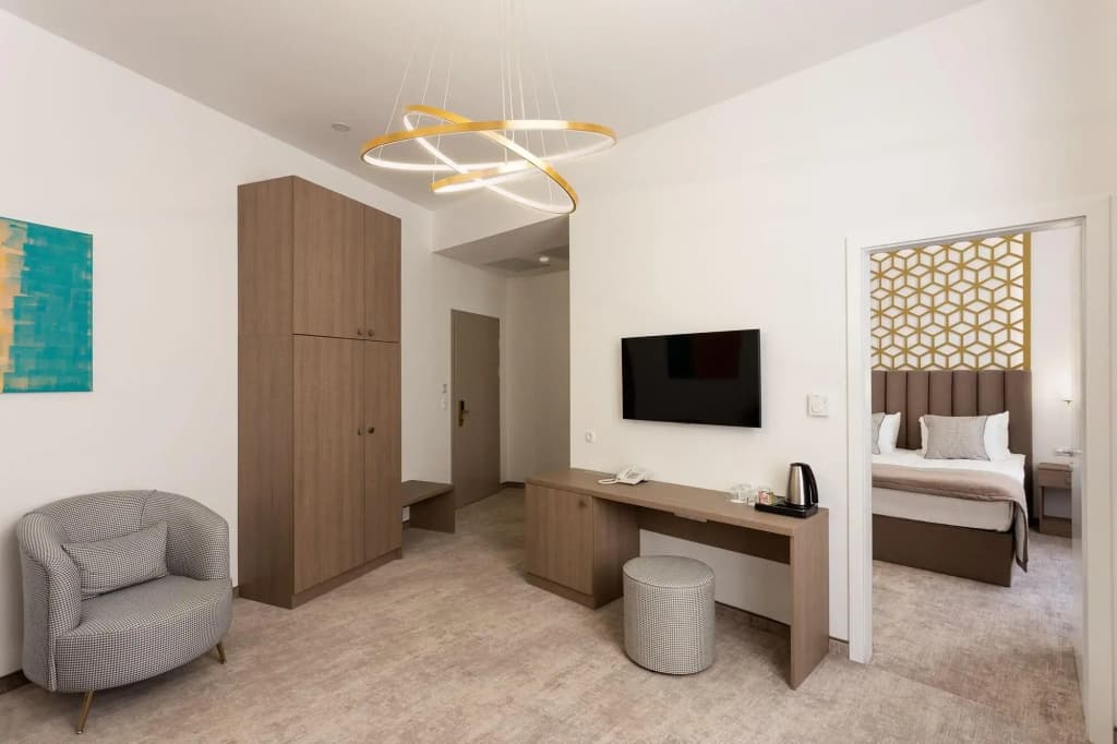 Mera Hotel - photo 3
