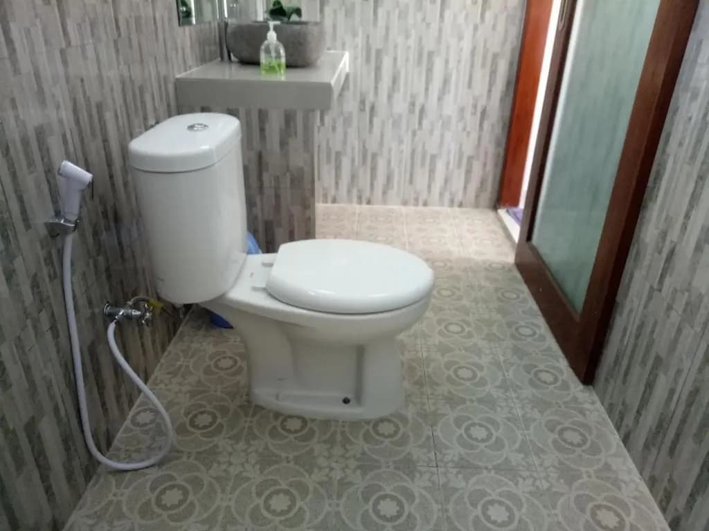 Suryadina Guest House - photo 9