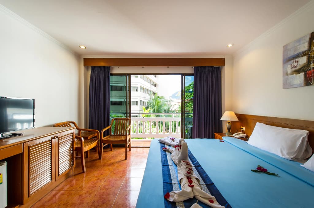 Hotel Inn Patong [Ex-Patong Beach Lodge] - photo 4