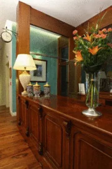 Glimpse Hotel - photo 3