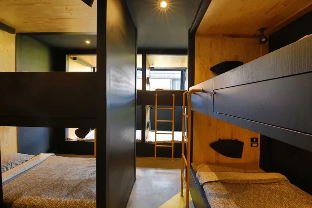 One More Wave Kata Beach Hostel - photo 2