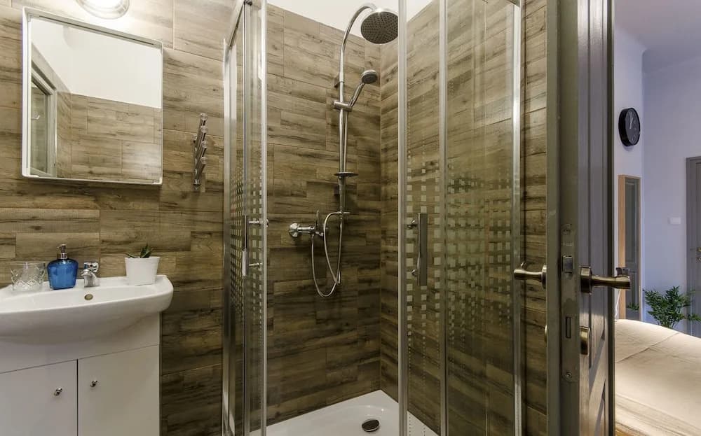 Bergamot Apartment - photo 9