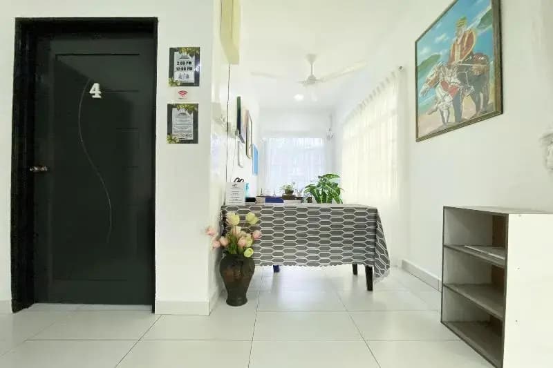 OYO 90230 Dh Residence - photo 12