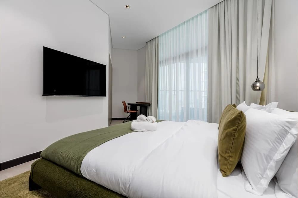 Waves - Seaside Splendor 2BR in Dubai's Business Bay - photo 21
