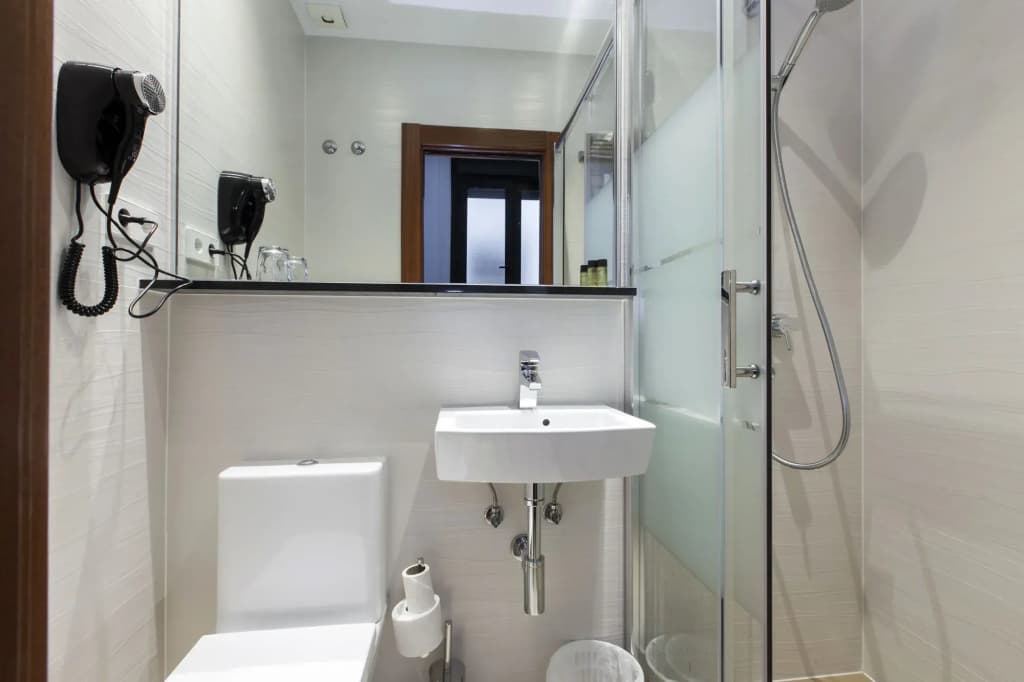 Hostal Castilla I - Atocha - photo 8