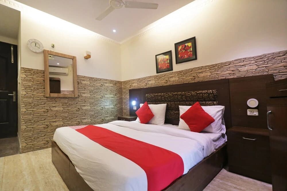 OYO 49069 A Suites - photo 2