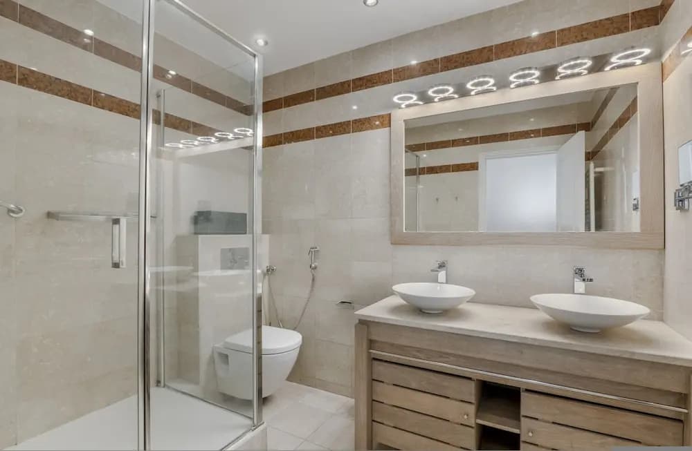 Luxury 4 Bed Residence - Next to Arc de Triomphe - photo 11