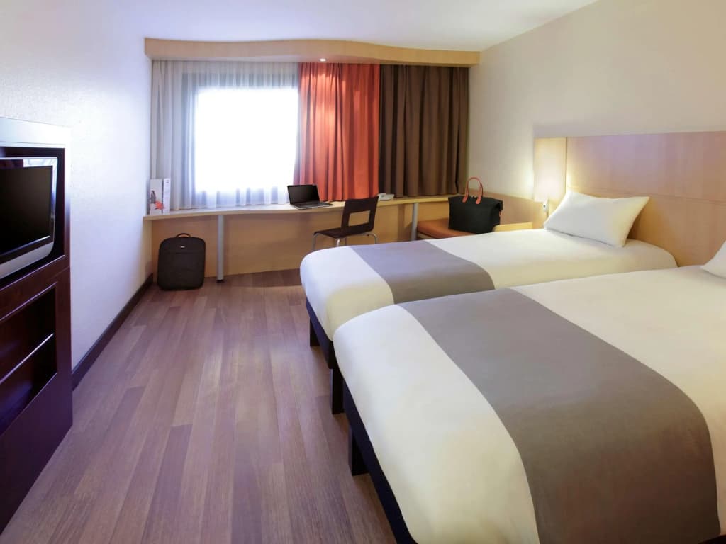 ibis Budapest Heroes Square - photo 21
