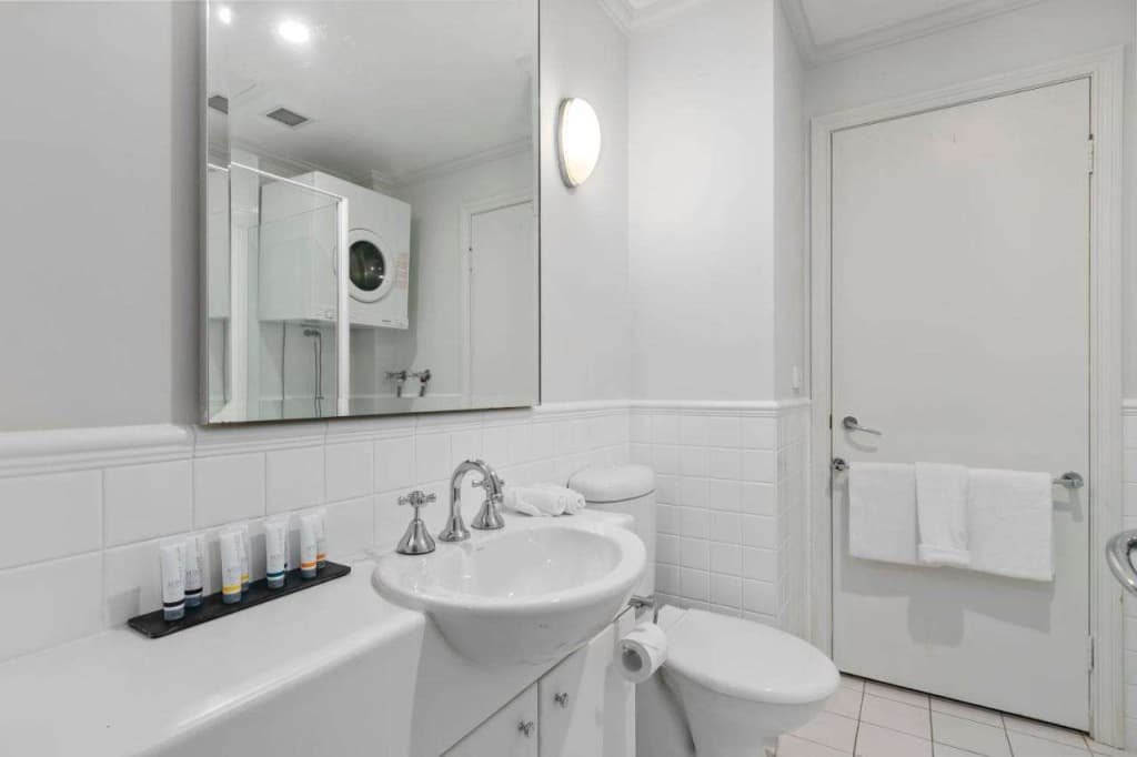 Comfort Apartments Melbourne Central - photo 35