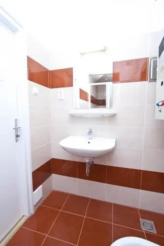 Andrássy Apartment with Inside Parking - photo 9