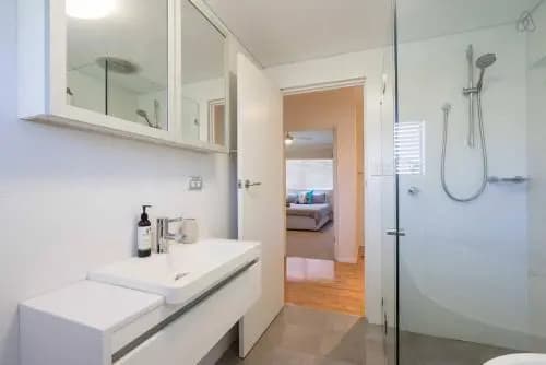 Stylish and Spacious Beach Apartment - photo 6