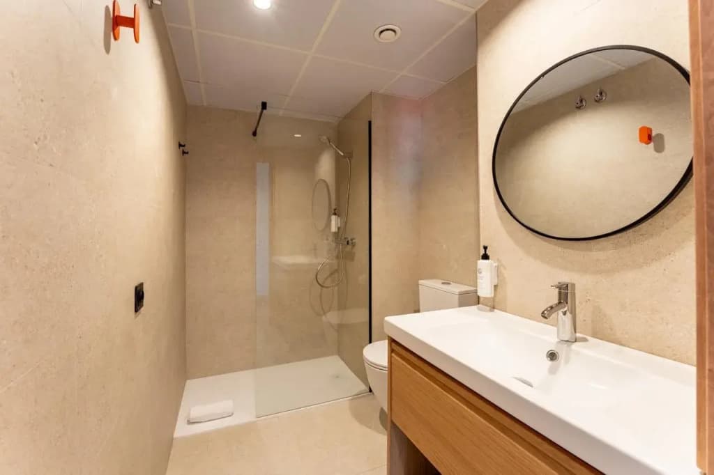 easyHotel Madrid Alcala - photo 9