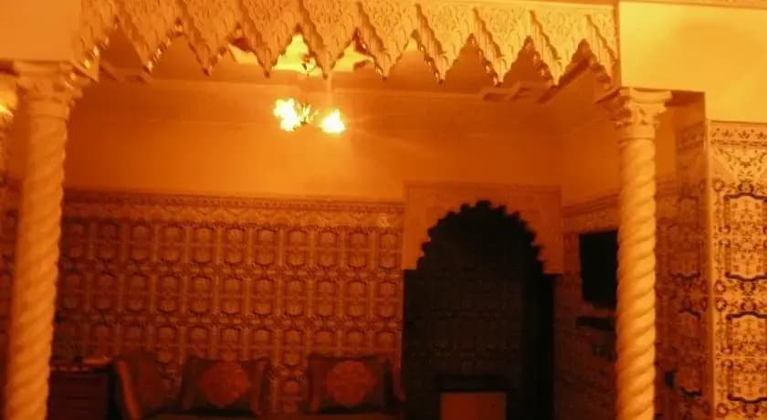 Residence Monrovia - photo 2