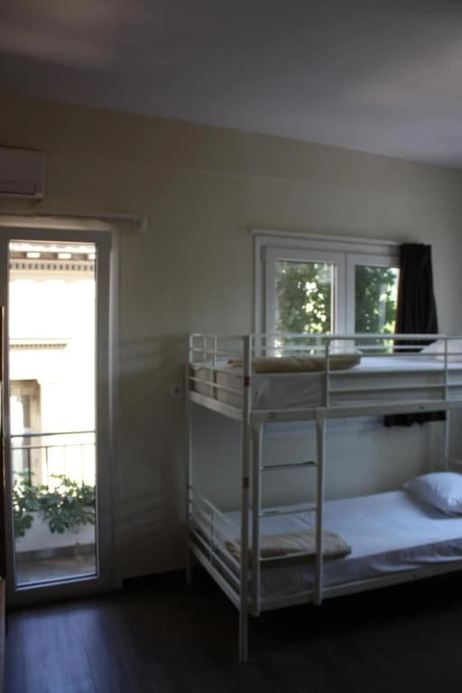 Pella Inn Hostel - photo 32