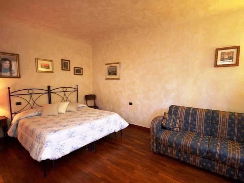 De Castellani - main photo