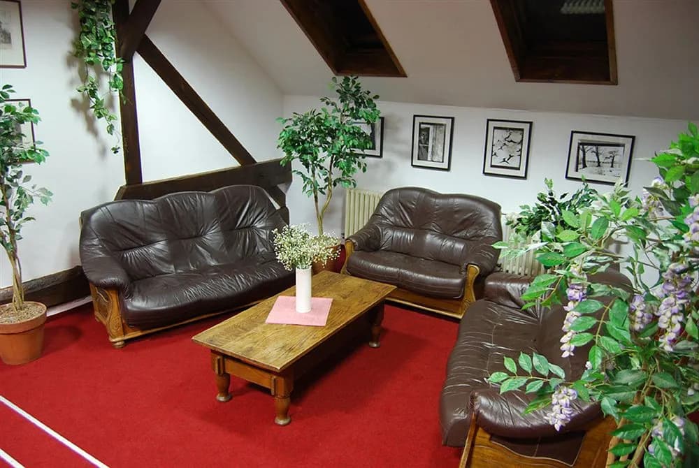 Hostel - With Private Entrance - photo 2