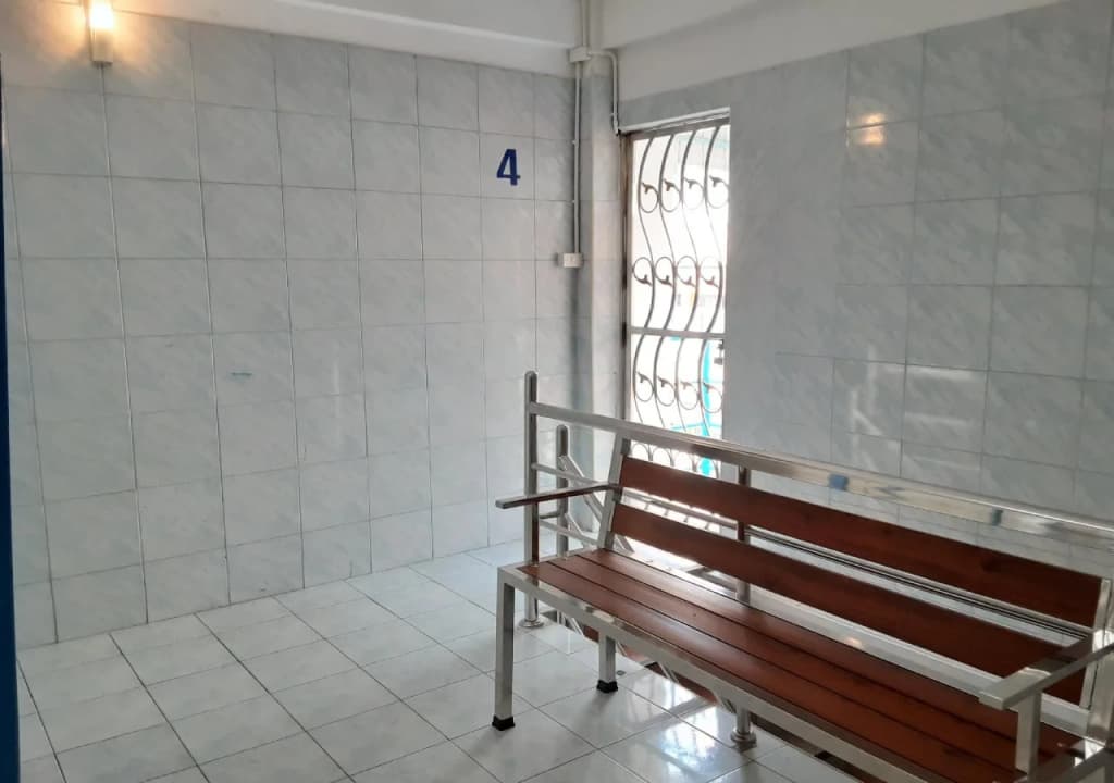 New Central Guesthouse - photo 11
