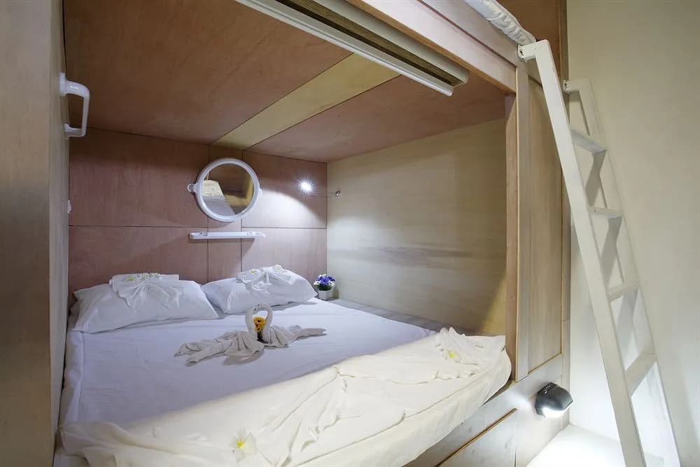 WhyNot Backpackers Capsule Hostel - photo 5