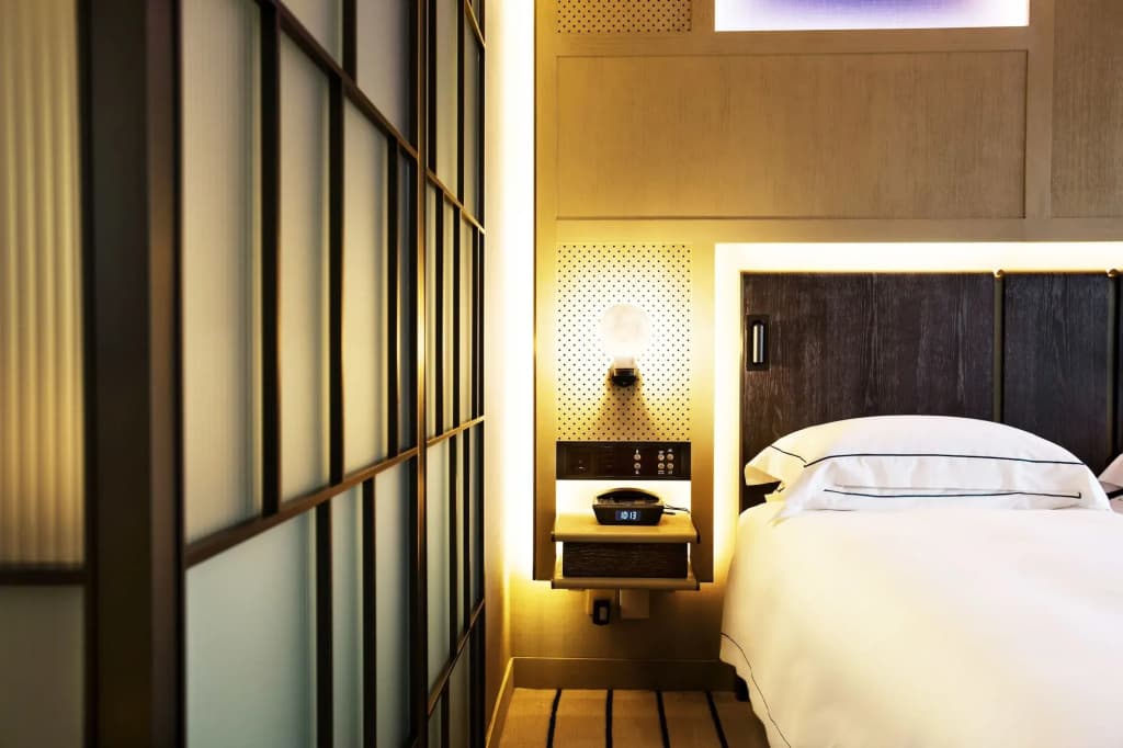 The Emperor Hotel - photo 4