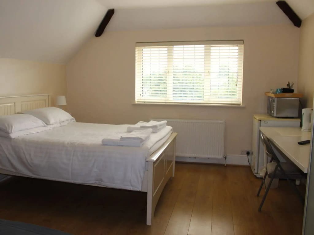 Debden Guest House - photo 12