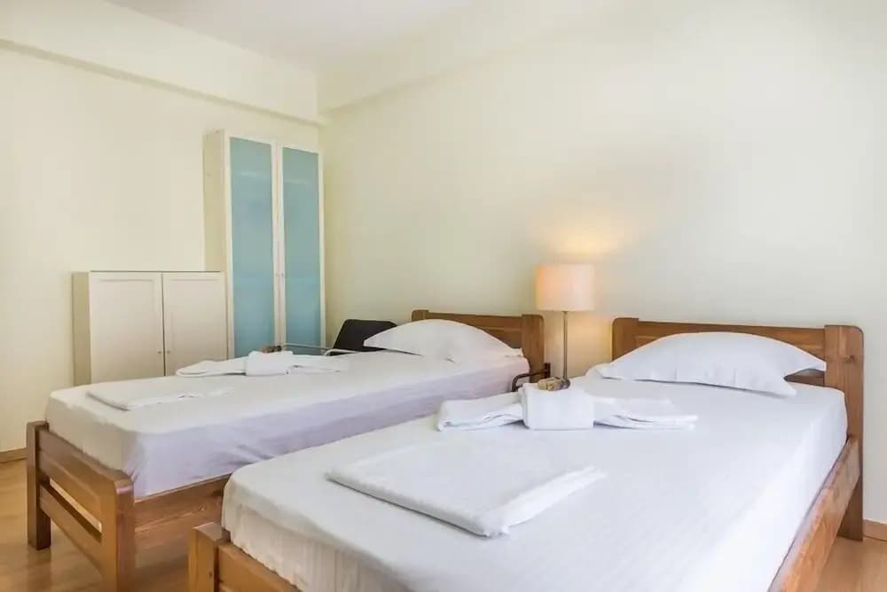 Central apartment with 5 bedrooms near the metro - photo 2