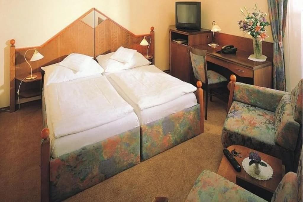 Hotel Monica - photo 4