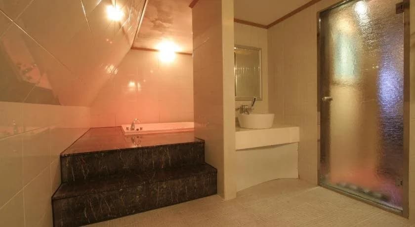 Utopia Hotel - photo 7