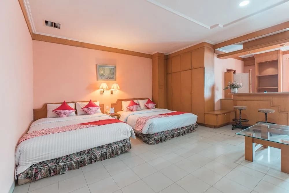 OYO 671 Hotel Capitol - photo 3