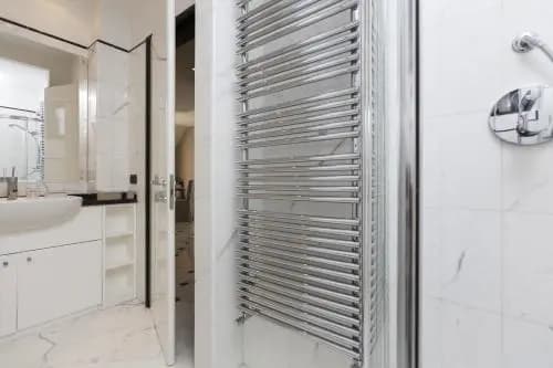 Suzzani Halldis Apartment - photo 8