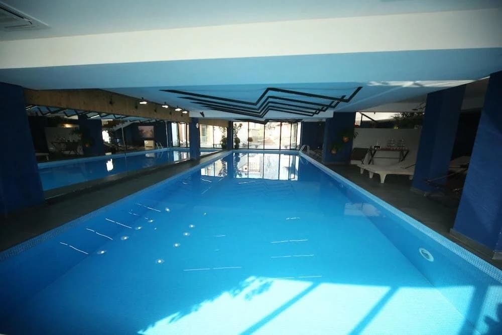 Hotel At Metro - photo 17