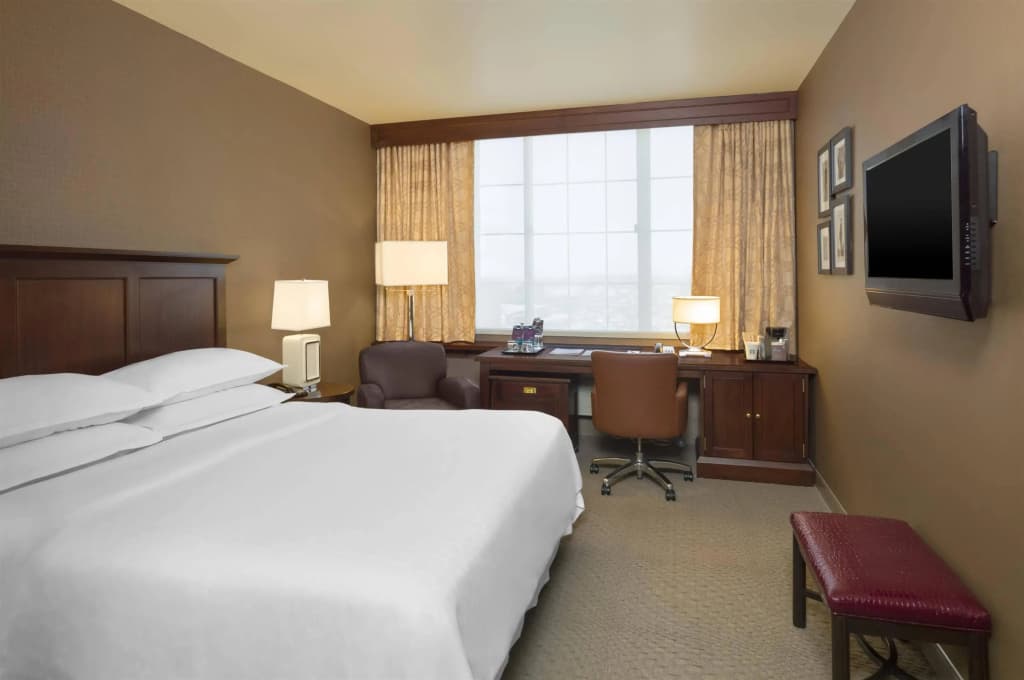 Sheraton JFK Airport - photo 3