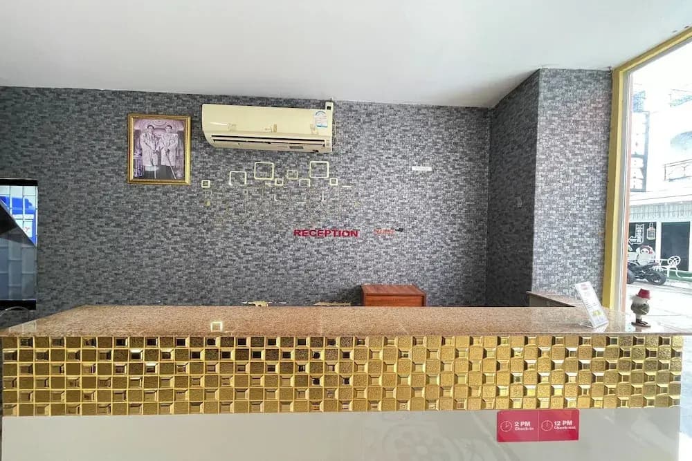Lucky Inn Suites - photo 2
