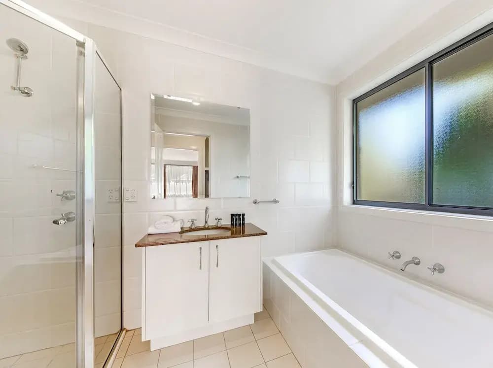 Kozyguru | Westleigh | 4 Bed Room | Free Parking - photo 8