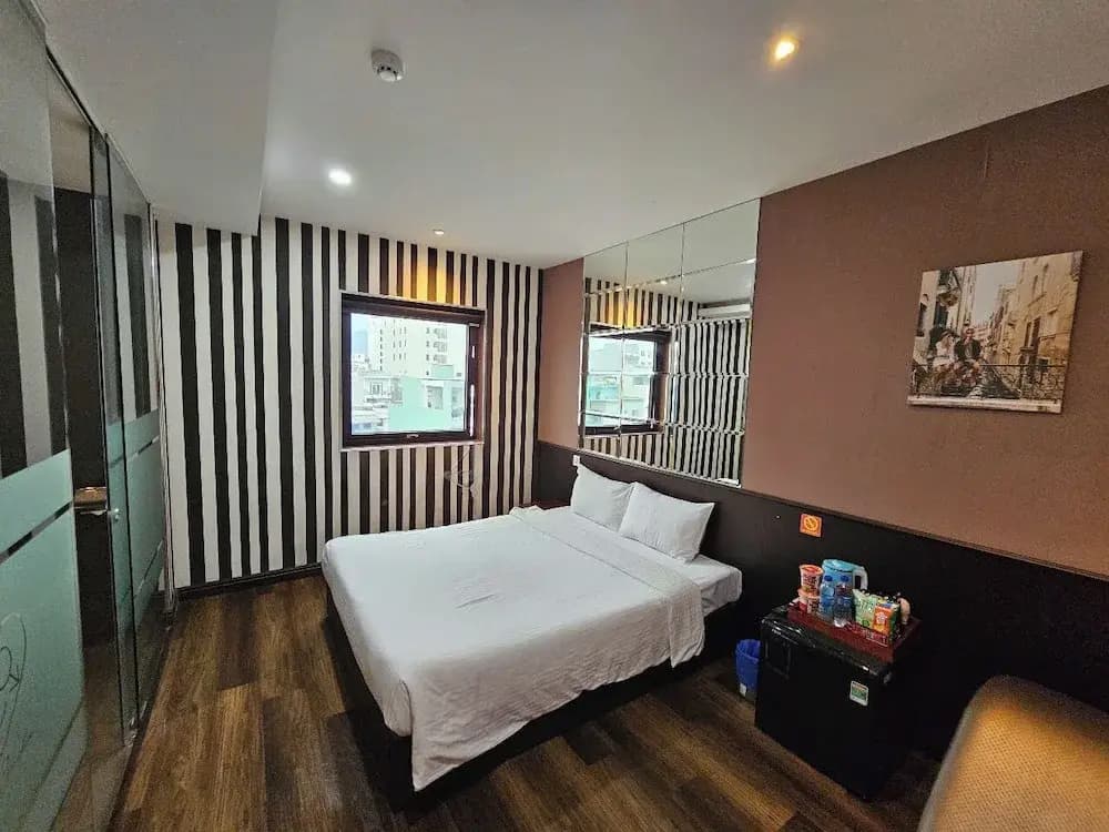 Pink Hotel - photo 4