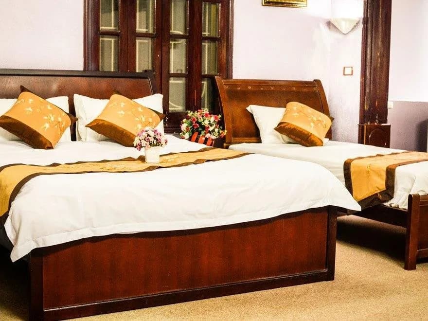 Lakeside Hotel - photo 5