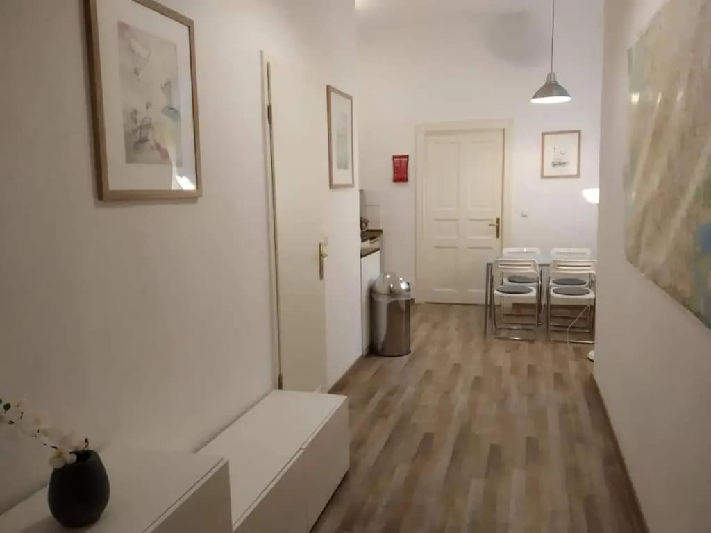 Cozy studio in Friedrichshain, 4 quiet guests only - photo 5