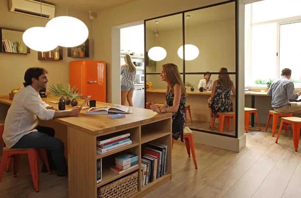Chic & Basic Tallers Hostal - photo 17