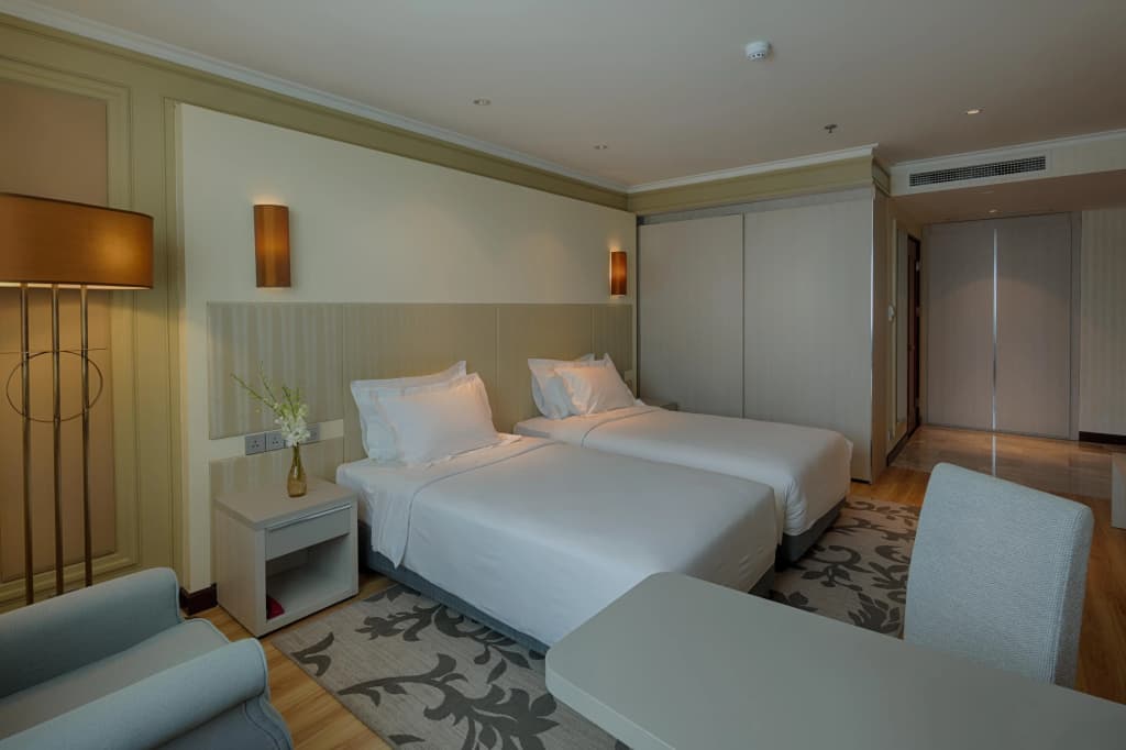 Windsor Plaza Hotel - photo 35