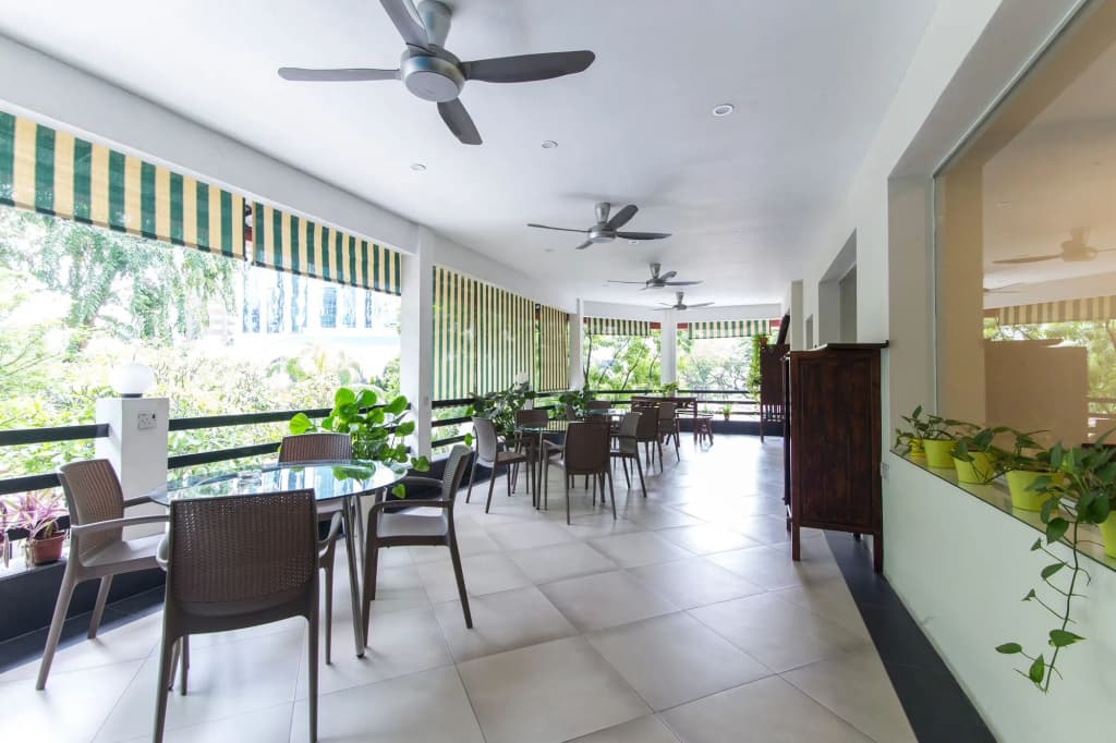 Lodge Paradize Hotel by OYO Rooms - photo 15