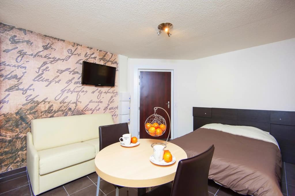 Villa Serafina Apartments - photo 10