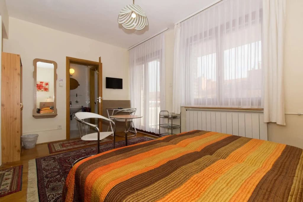 Budavar Bed and Breakfast - photo 4