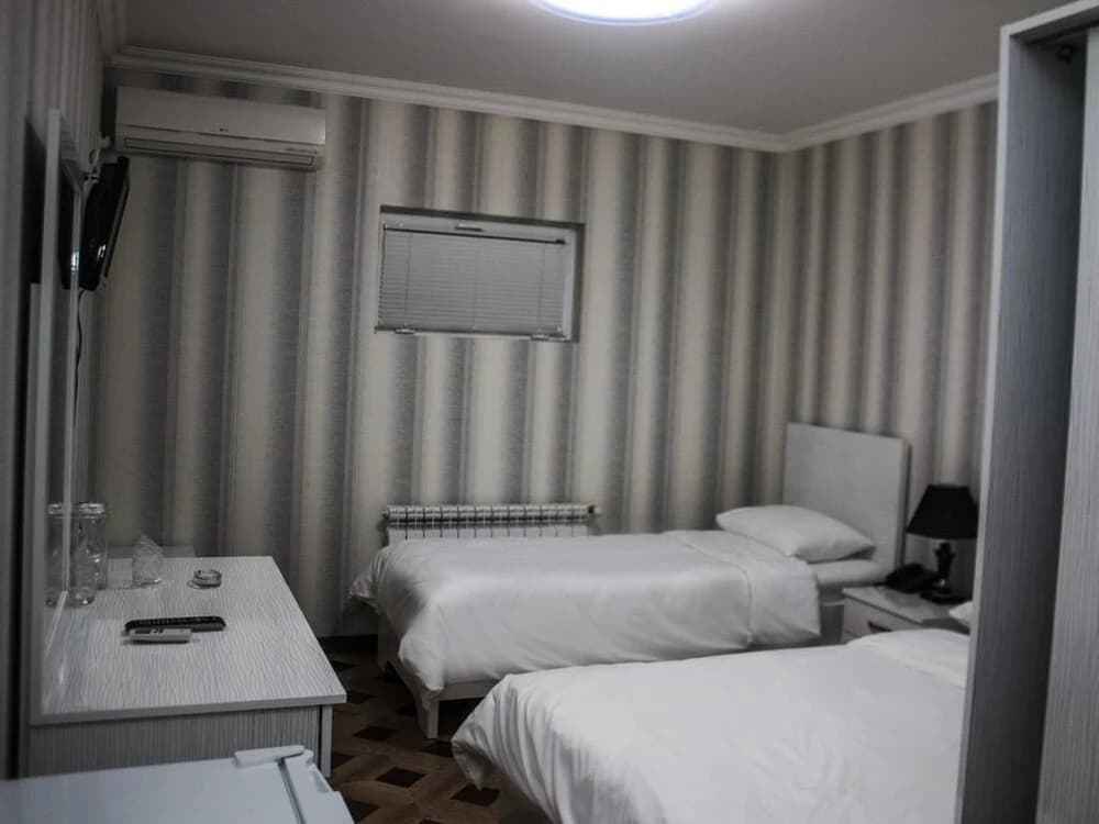 Hotel Luxinn - photo 6