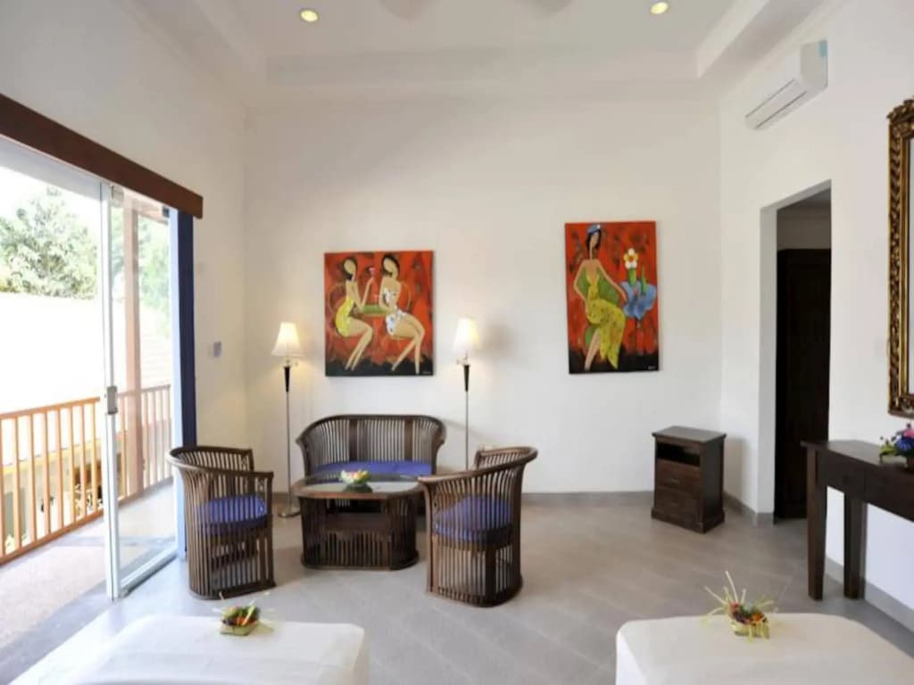 Aquarius Beach Hotel - photo 4