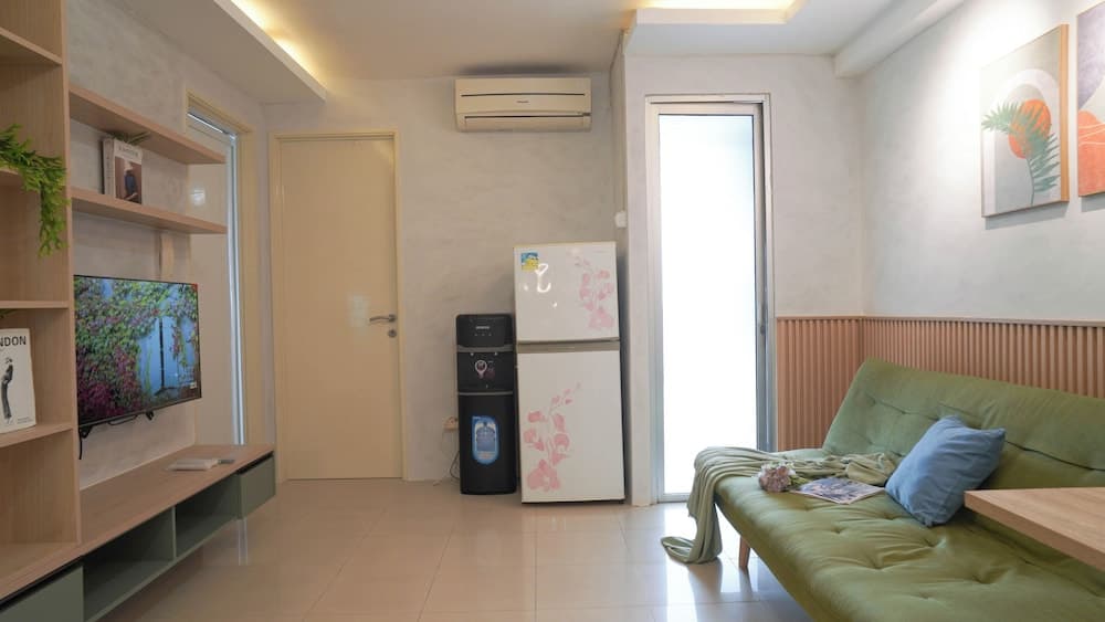 Pleasant White 3Br At Bassura City Apartment - photo 14