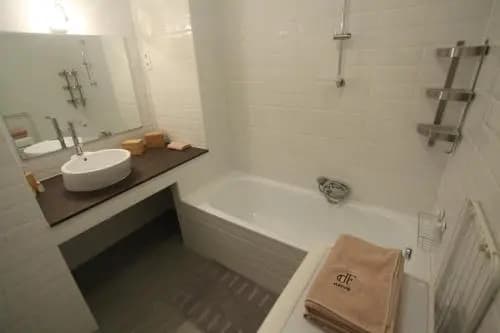 d.Five Riverside Suite - photo 4