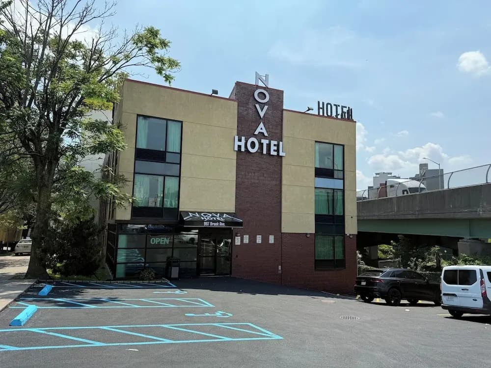 Nova Hotel Bronx - photo 1