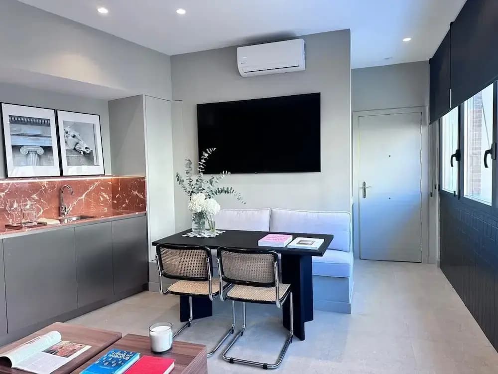 Edmond Vibes Almagro Suites - photo 19