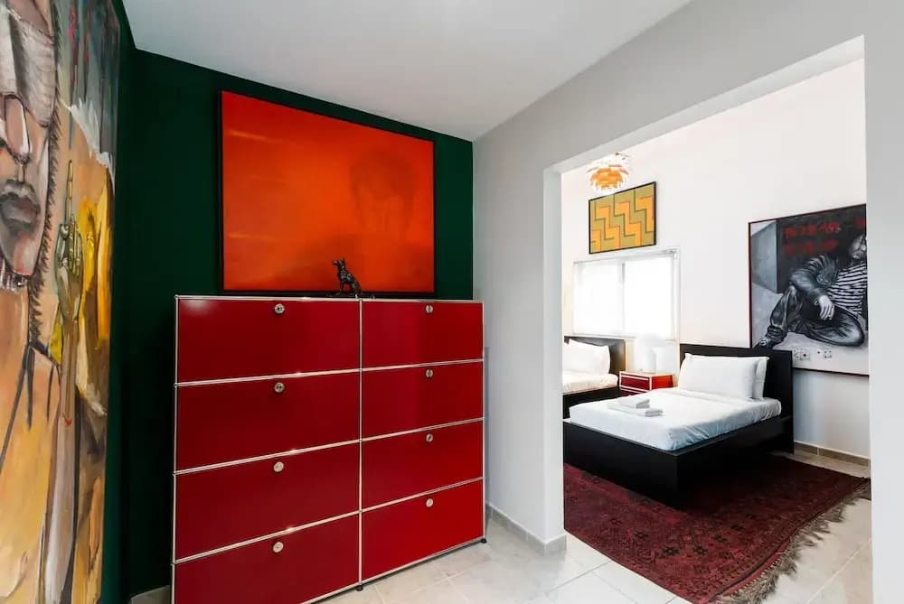 Artsy 4BR DIP Villa w Community Pool Gym - photo 5
