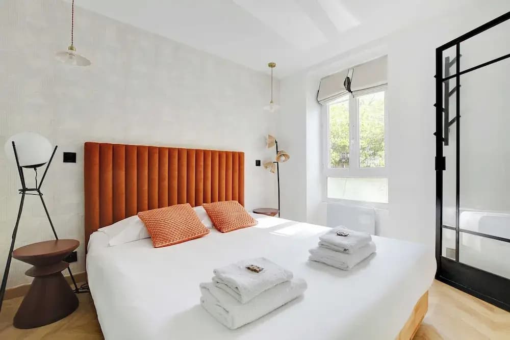 Eclectic Apartment - 2br/6p - Pl. Republique - photo 1