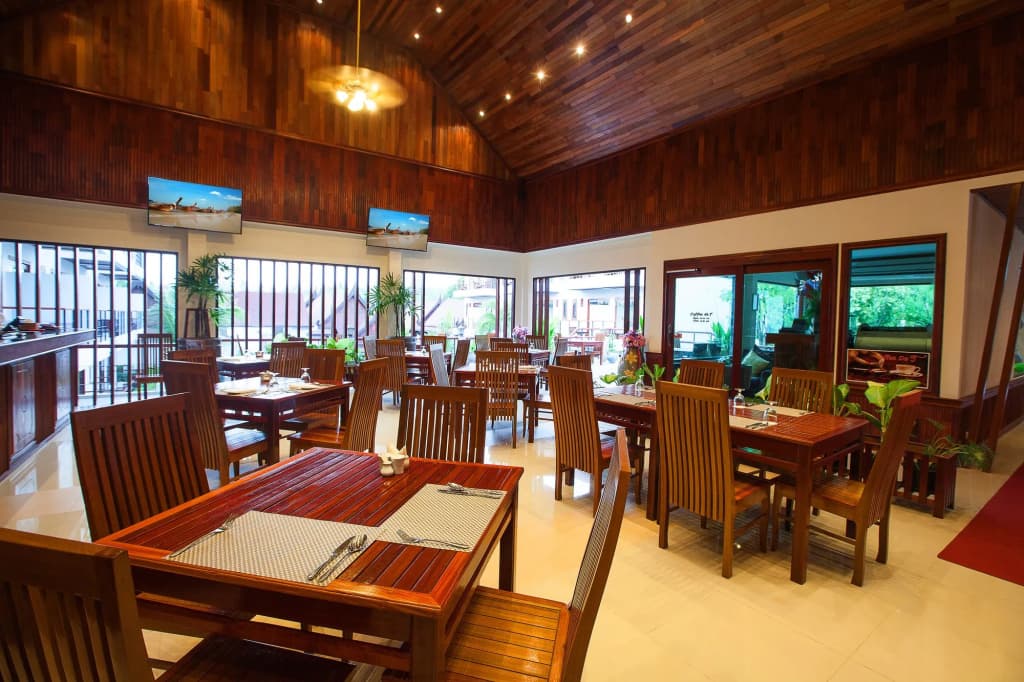 Howard Johnson by Wyndham Phuket Naiyang - photo 23